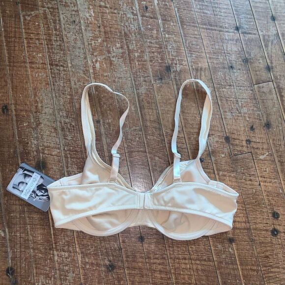 Dominique Apparel nude seamless push up 36B bra - Picture 3 of 4